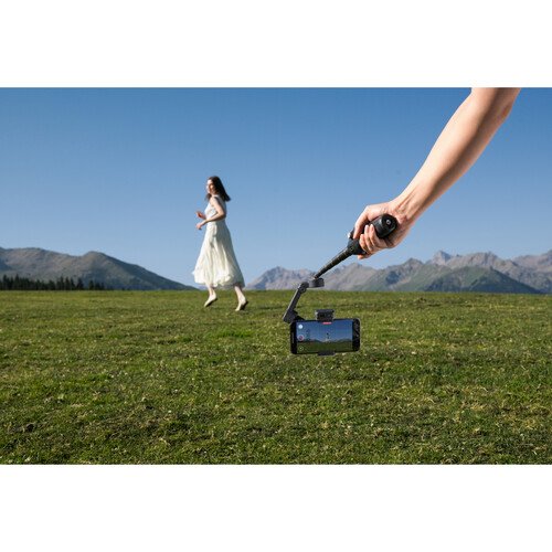 DJI Osmo Mobile 8 Smartphone Gimbal Combo