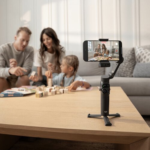 DJI Osmo Mobile 8 Smartphone Gimbal Combo