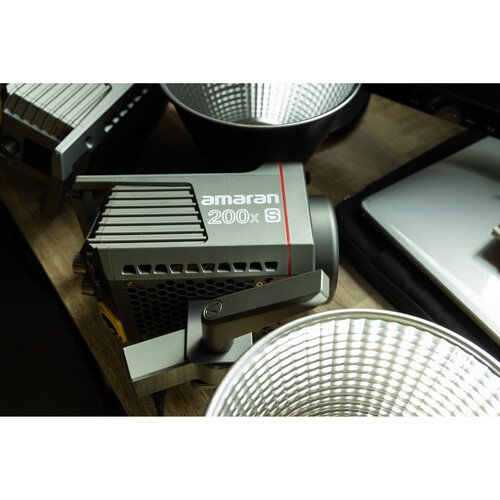 amaran COB 200x S Bi-Color LED Monolight
