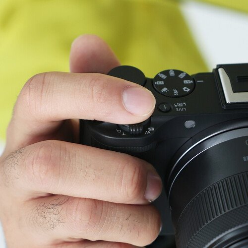 Canon EOS R50 V Mirrorless Camera (Video Creator Edition)